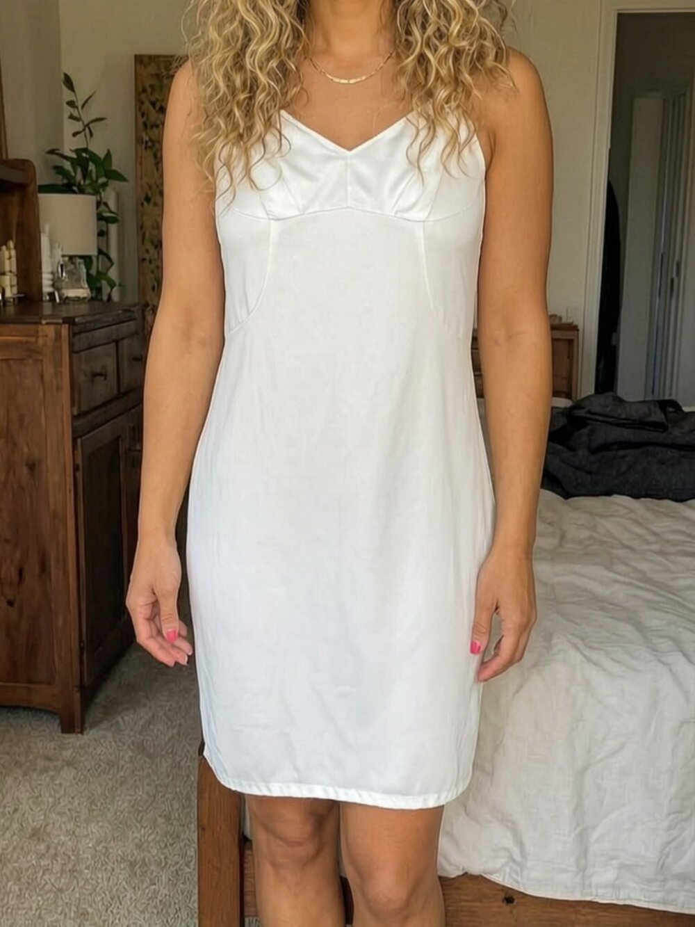 Size 32 is a sz 6 Women's White Slip Silky SEXY Adjustable Straps